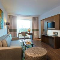 Сьюит (Luxury Suite With Living Room- Bath Tub- 4 Drinks- Movie Streaming) отеля Novotel Chennai Sipcot - An AccorHotels Brand, Ченнаи