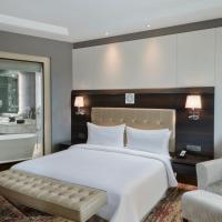 Сьюит (Luxury Suite (3 Hrs early check in/late check out upon availability and 10% Disc. on Food and Soft beverages, valid for stays till 31st Oct'20)) отеля Radisson Blu Agra Taj East Gate, Агра