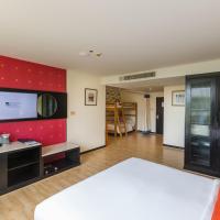 Семейный (Семейный номер) отеля Deevana Plaza Phuket, Пхукет
