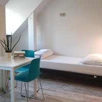 Номер (Односпальная кровать в общем номере с 6 кроватями) отеля Oki Doki OLD TOWN Hostel, Варшава