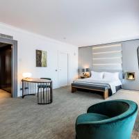 Сьюит (Полулюкс Делюкс) отеля Hotel Okura, Амстердам