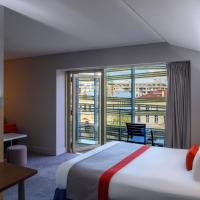 Сьюит (Стандартный люкс) отеля Holiday Inn Express Paris-Canal De La Villette, Париж