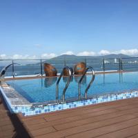 Двухместный (Двухместный номер Делюкс с 1 кроватью или 2 отдельными кроватями, вид на горы) отеля Gold Boutique Hotel, Дананг