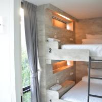 Номер (Общий номер для мужчин и женщин) хостела Rezt Bangkok, Бангкок