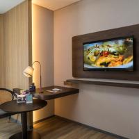 Двухместный (Двухместный номер Privilege с 2 отдельными кроватями) отеля Mercure Jakarta Gatot Subroto, Джакарта