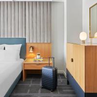 Четырехместный (Двухместный номер Делюкс с 2 двуспальными кроватями) отеля 21c Museum Hotel Chicago, Чикаго