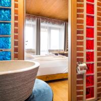 Студио (Улучшенный номер-студио с балконом) апартаментов Krowoderska Apartments, Краков