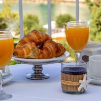 Семейный (Семейный номер с видом на море) отеля Hotel Komodor, Дубровник