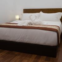 Двухместный (Улучшенный номер с кроватью размера «queen-size») отеля Mclane Boutique Hotel, Джорджтаун
