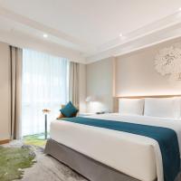 Трехместный (Номер «Премьер» с кроватью размера «king-size») отеля Holiday Inn Bangkok, Бангкок