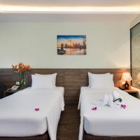 Двухместный (Двухместный номер Делюкс с 1 кроватью или 2 отдельными кроватями, балконом и видом на море) отеля Xavia Hotel, Нячанг