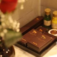 Двухместный (Deluxe Double Room - Free Airport Drop-off) отеля Thanh Long Hotel - Tra Khuc, Хошимин