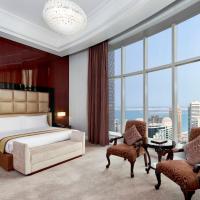 Сьюит (Three-Bedroom Suite with Three Double Beds) отеля Crowne Plaza Doha West Bay, Доха