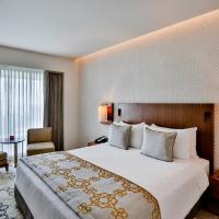 Двухместный (Premium Room With Free Wifi & 25 Percent off on Food at Selected Restaurant) отеля Crowne Plaza Chennai Adyar Park, Ченнаи