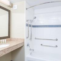 Двухместный (Twin Room - Mobility Access with Bath Tub) отеля Staybridge Suites Seattle - Fremont, an IHG Hotel, Сиэтл