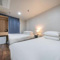 Трехместный (Трехместный номер) отеля MAYONE HOTEL Myeongdong, Сеул