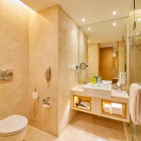 Двухместный (Day Use Room for 6 Hours anytime between 10am to 6pm (Same day check in Check out)) отеля Holiday Inn Mumbai International Airport, Мумбай