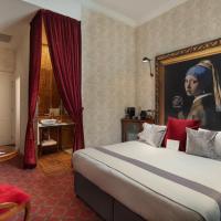 Двухместный (Улучшенный номер с кроватью размера «king-size») отеля Mystery Hotel Budapest, Будапешт