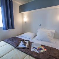 Номер (Mobile Home Premium (6 persons)) кемпинга Camping Les Peupliers, Ре