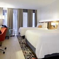 Двухместный (Queen Room with Two Queen Beds - Hearing Accessible with Roll-In Shower) отеля Hotel Indigo Atlanta Downtown, an IHG Hotel, Атланта