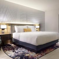 Сьюит (One-Bedroom Suite - Disability Access with Roll-In Shower) отеля Hotel Indigo Atlanta Downtown, an IHG Hotel, Атланта