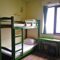 Номер (Кровать в общем номере для мужчин с 3 кроватями) хостела Ho Fang International Youth Hostel, Ханчжоу