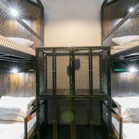 Семейный (Семейный номер с душем) хостела Castle Black Bangkok, Бангкок