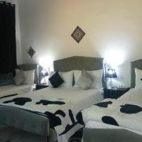 Четырехместный (Четырехместный номер с собственной ванной комнатой) хостела Hôtel Fontaine Campini, Фес