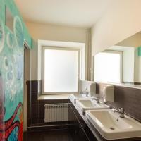 Двухместный (Двухместный номер с 2 отдельными кроватями и общей ванной комнатой) хостела Whole Wide World Hostel, Загреб