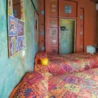 Двухместный (Двухместный номер эконом-класса с 1 кроватью или 2 отдельными кроватями) гостевого дома Hostal Artistic B&B, Мадрид