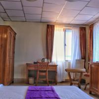 Двухместный (*Staycation Offer - Standard Double or Twin Room) отеля Don Bosco Hotel School, Сиануквиль