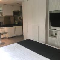 Студио (Номер-студио) апарт-отеля Y Serviced Apartment, Гонконг (город)