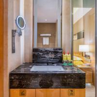 Двухместный (Улучшенный двухместный номер с 2 отдельными кроватями — Для курящих) отеля Holiday Inn Chengdu Oriental Plaza, Чэнду