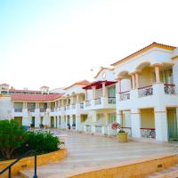 Трехместный (Трехместный номер с видом на бассейн) курортного отеля Helnan Marina Sharm Hotel, Шарм-эль-Шейх