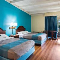 Четырехместный (Quadruple Room - Disability Access - Roll in Shower) отеля Motel 6-Philadelphia, PA - Northeast, Филадельфия
