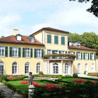 Одноместный (Single Room - Castle Surenes) отеля Gästehaus der Katholischen Akademie in Bayern, Мюнхен