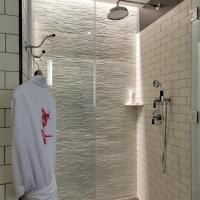 Четырехместный (Двухместный номер с 2 двуспальными кроватями - Вид на мост) отеля Hotel 50 Bowery, part of JdV by Hyatt, Нью-Йорк