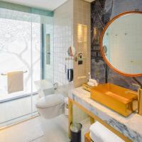 Двухместный (Улучшенный номер для некурящих с 1 кроватью размера "king-size") отеля Indigo Bangkok Wireless Road, Бангкок