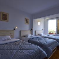 Трехместный (Трехместный номер с общей ванной комнатой) хостела Madina Hostel, Каир