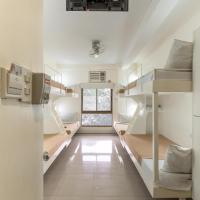 Номер (Friendship Room for 8) отеля ZEN Premium Selah Garden Pasay, Манила