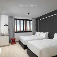 Семейный (Семейный номер с видом на бассейн) отеля PRIME TOWN - Posh & Port Hotel PHUKET, Пхукет