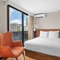 Двухместный (Hotel Room Partial Ocean View) отеля Castle Bamboo Waikiki Hotel, Гонолулу