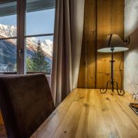 Трехместный (Трехместный номер с видом на горы) отеля Hôtel Le Labrador, Шамони-Мон-Блан