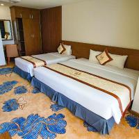 Семейный (Семейный люкс с балконом) отеля Vesna Hotel, Нячанг