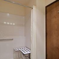 Двухместный (Номер с кроватью размера «queen-size» и безбарьерной душевой - Для некурящих/Подходит для гостей с ограниченными физическими возможностями) отеля Best Western Pony Soldier, Портленд