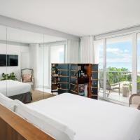 Двухместный (Номер с кроватью размера «king-size», балконом и видом на океан) отеля Nautilus by Arlo, Майами-Бич