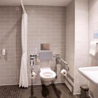 Двухместный (Double Room with Accessible Roll In Shower) отеля Holiday Inn Express Munich - Olympiapark, an IHG Hotel, Мюнхен