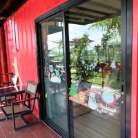 Двухместный (Улучшенный двухместный номер с 2 отдельными кроватями) отеля INBOX Living Rimkhong, Лей