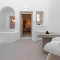 Сьюит (Large Suite with Hot Tub - Cave) отеля Eternity Suites Santorini, Тира