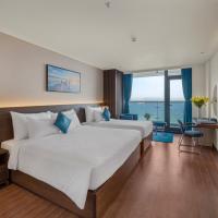 Сьюит (Grand Triple Suite with Beach Front) отеля Canvas Danang Beach Hotel, Дананг